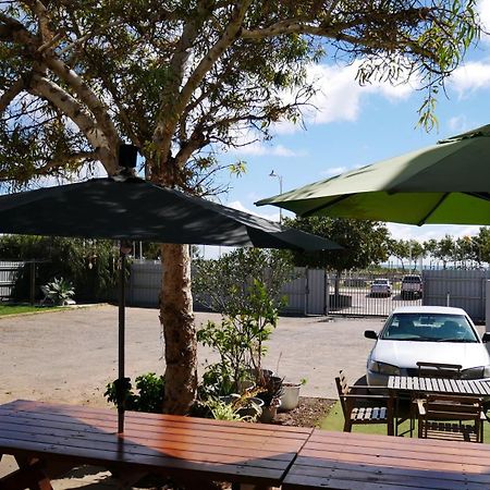 Geraldton Backpackers Hostel Exterior photo