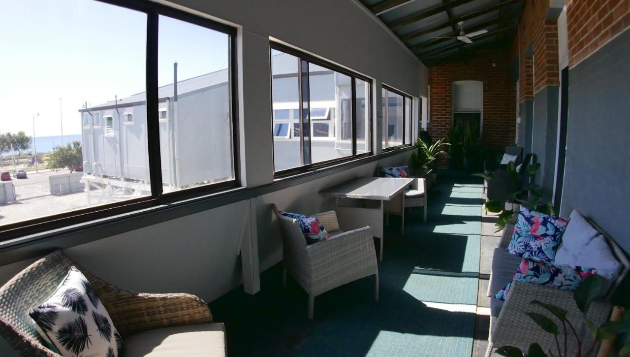 Geraldton Backpackers Hostel Exterior photo
