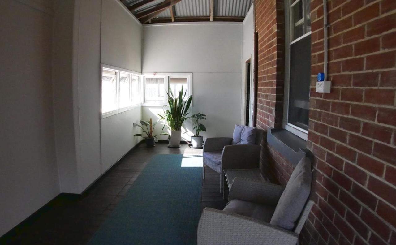 Geraldton Backpackers Hostel Exterior photo