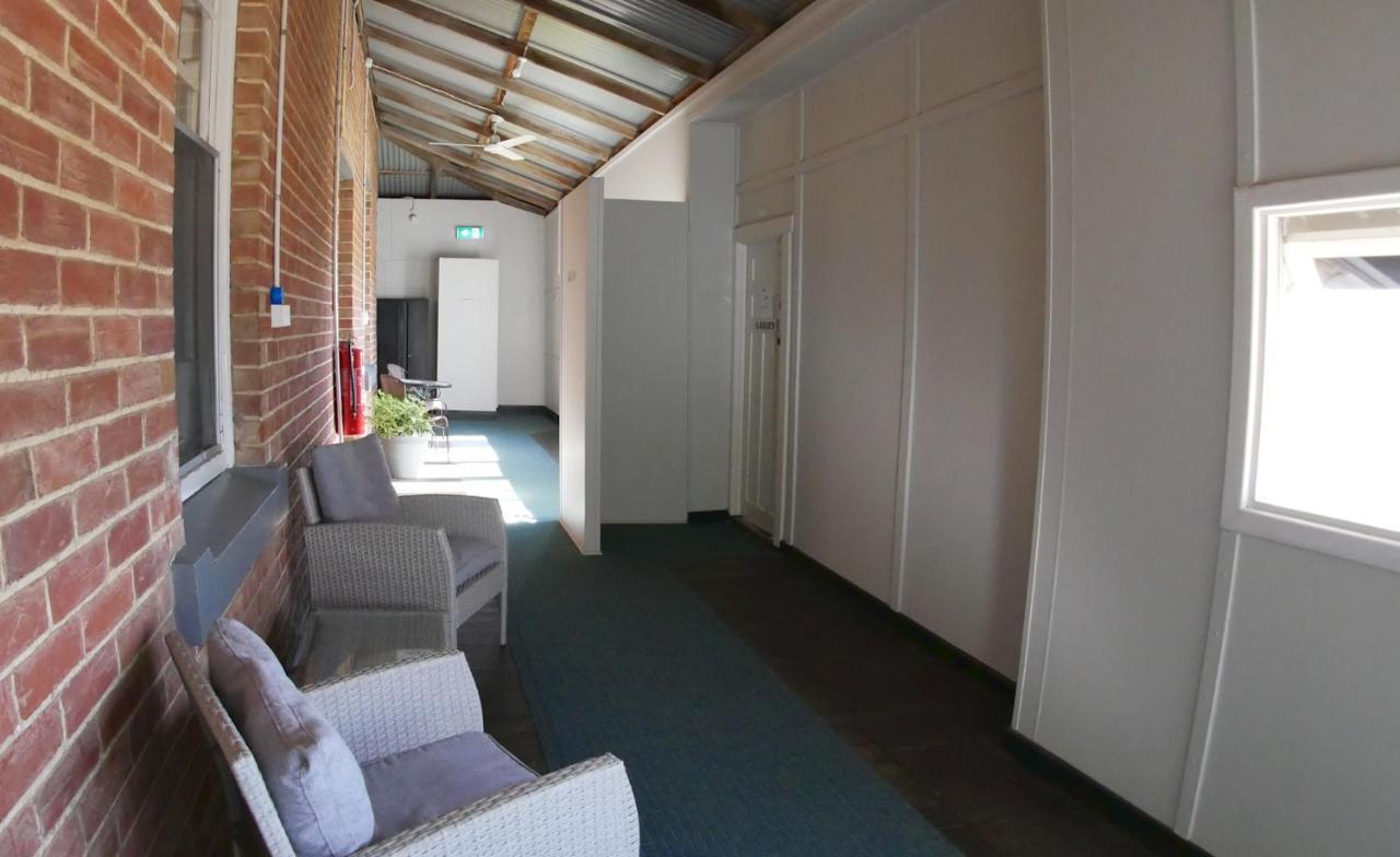 Geraldton Backpackers Hostel Exterior photo