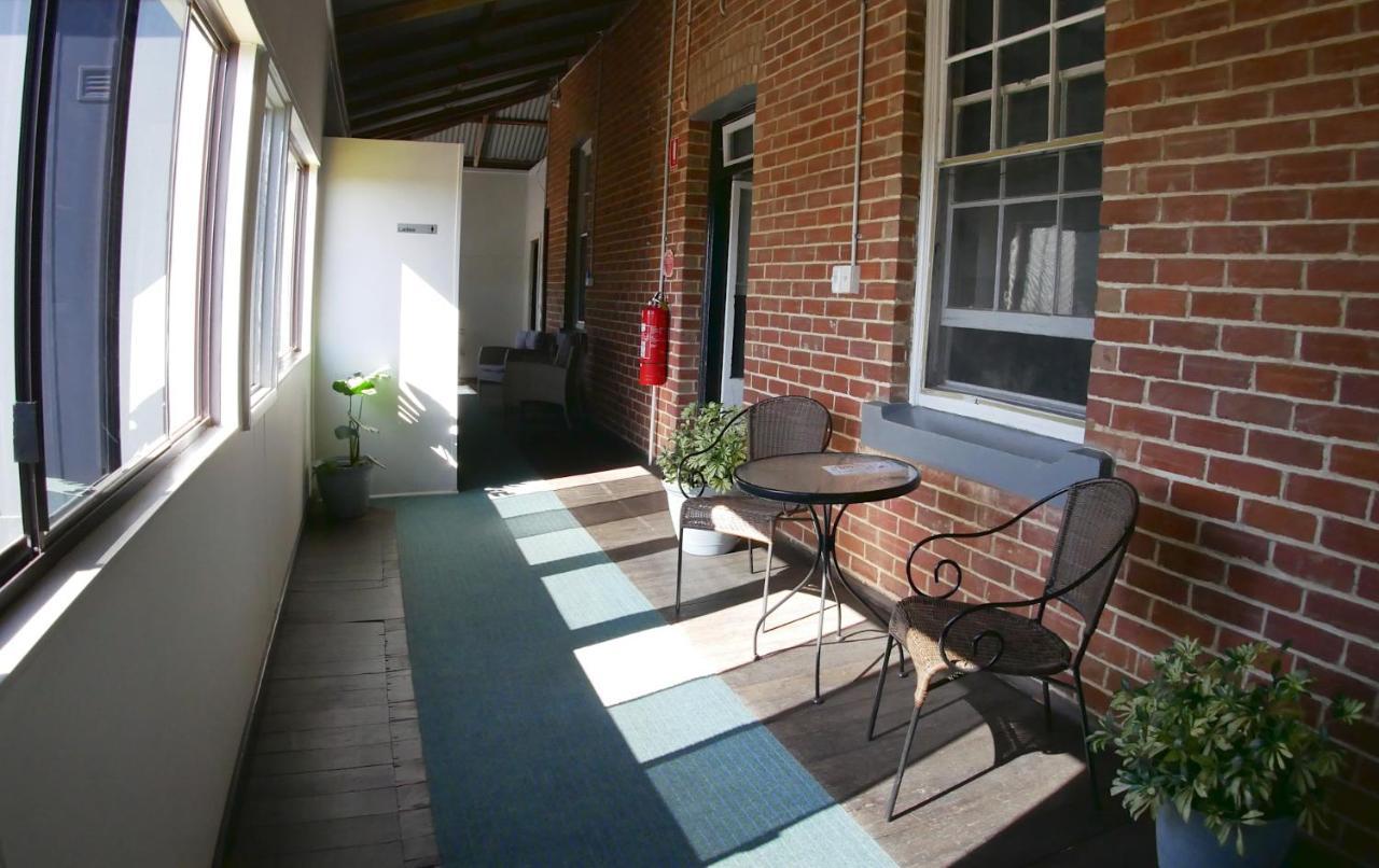 Geraldton Backpackers Hostel Exterior photo