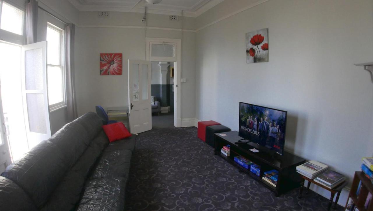 Geraldton Backpackers Hostel Exterior photo