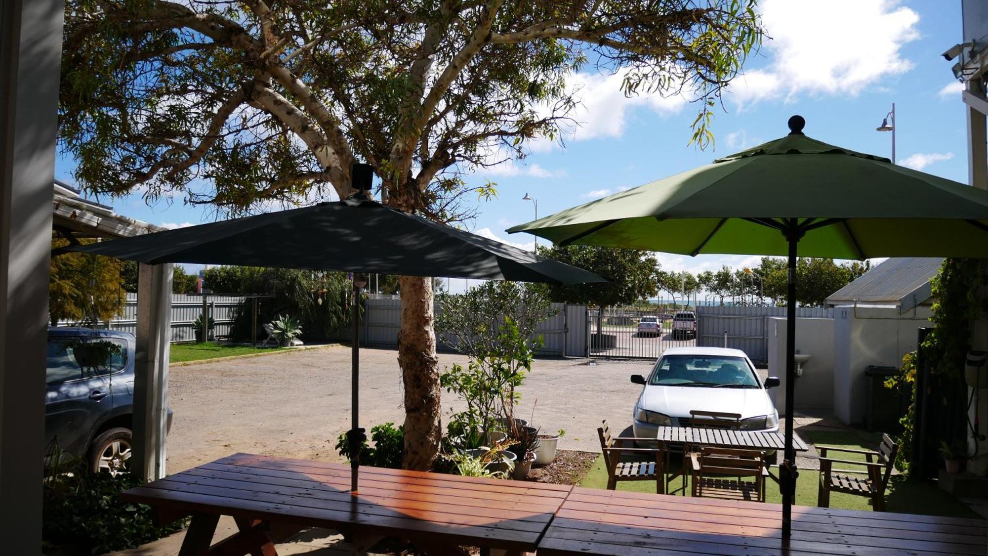 Geraldton Backpackers Hostel Exterior photo