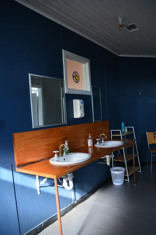 Geraldton Backpackers Hostel Exterior photo