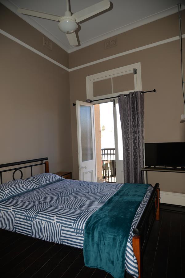 Geraldton Backpackers Hostel Exterior photo