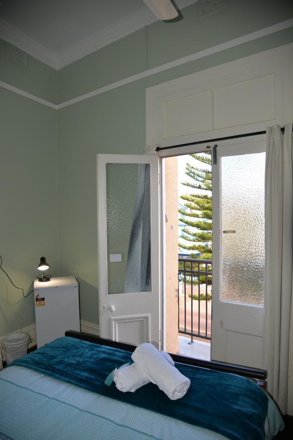 Geraldton Backpackers Hostel Exterior photo