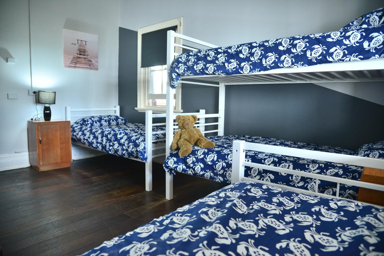 Geraldton Backpackers Hostel Exterior photo