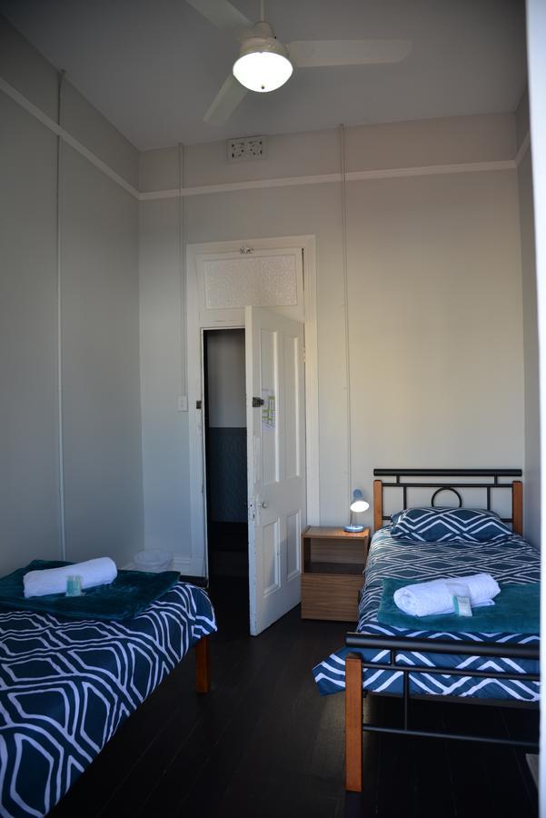 Geraldton Backpackers Hostel Exterior photo