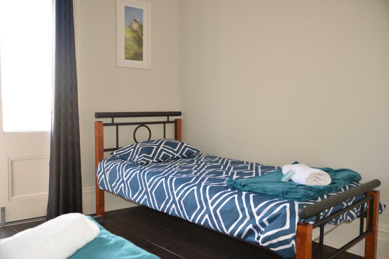 Geraldton Backpackers Hostel Exterior photo