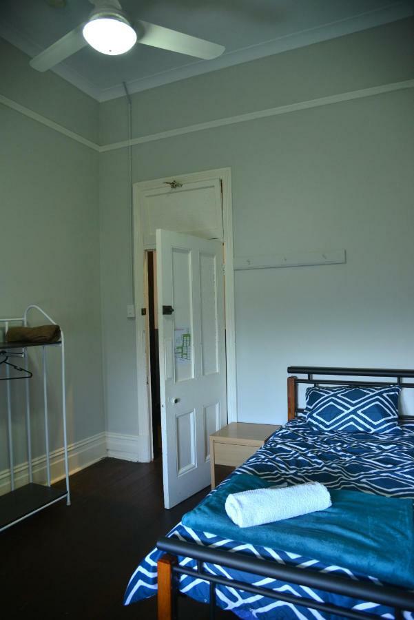 Geraldton Backpackers Hostel Exterior photo