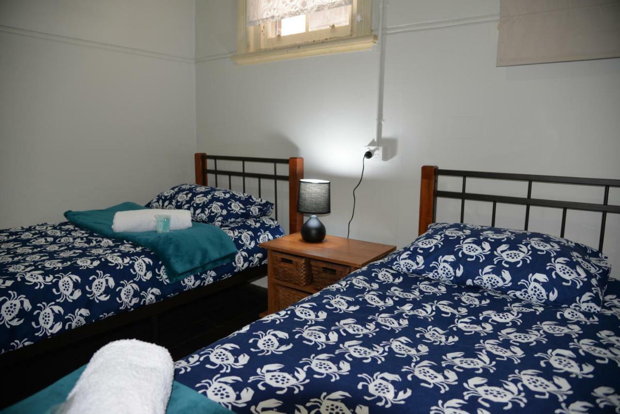 Geraldton Backpackers Hostel Exterior photo