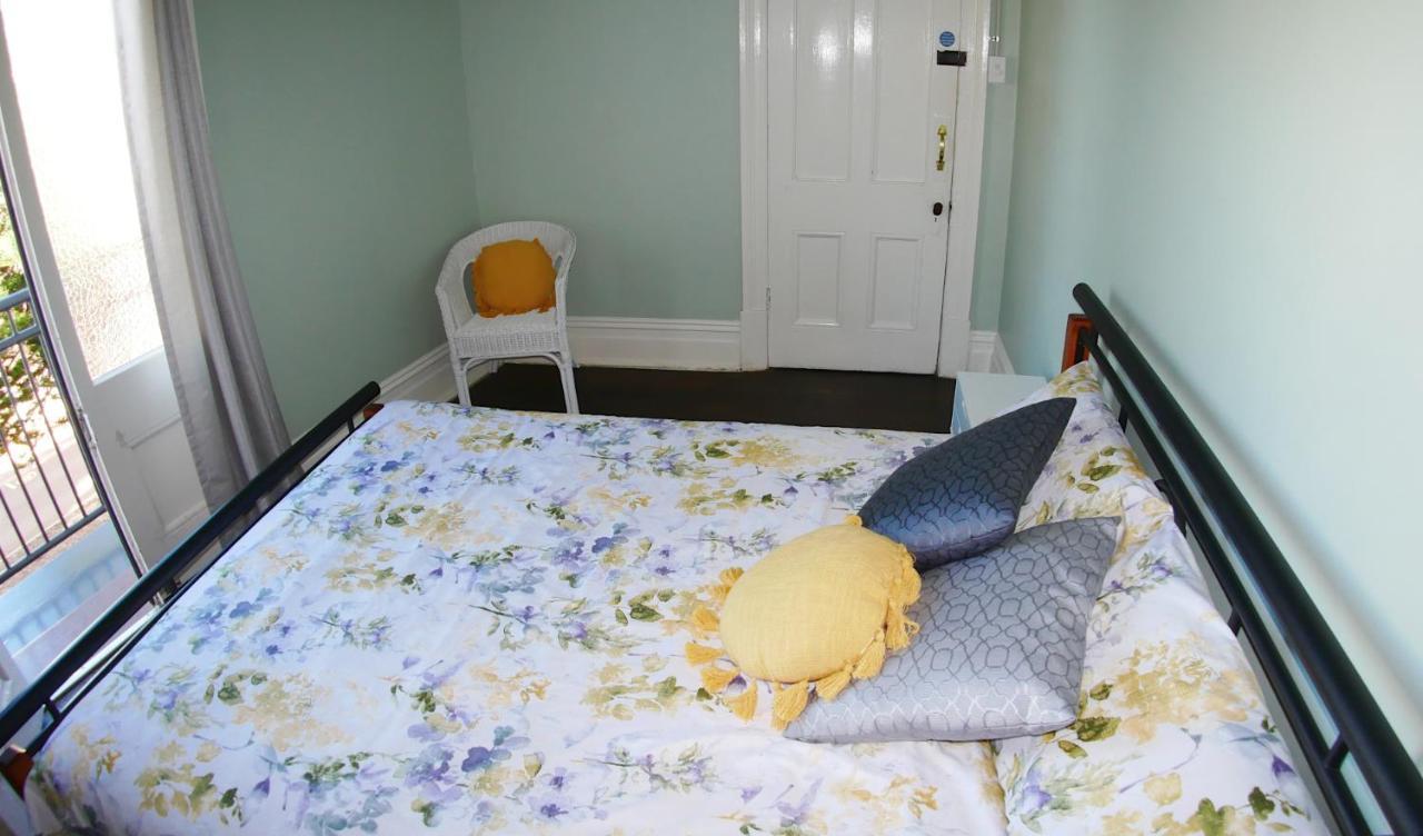 Geraldton Backpackers Hostel Exterior photo