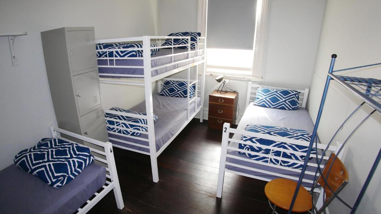 Geraldton Backpackers Hostel Exterior photo