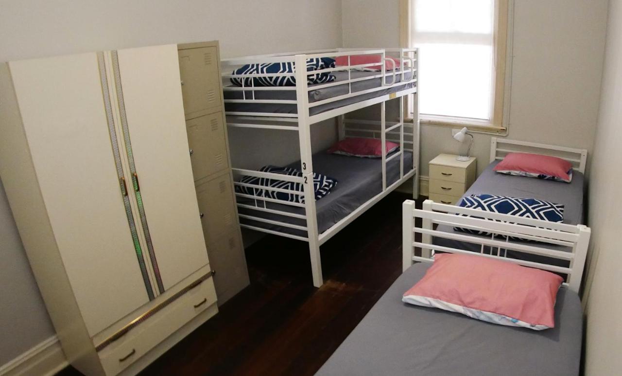 Geraldton Backpackers Hostel Exterior photo