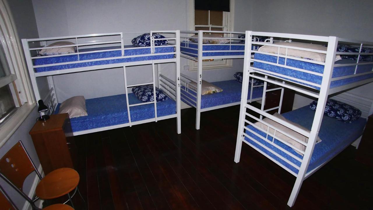 Geraldton Backpackers Hostel Exterior photo