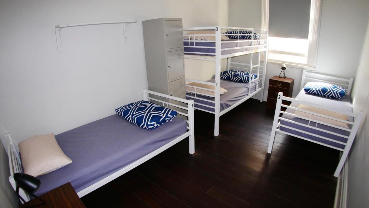 Geraldton Backpackers Hostel Exterior photo
